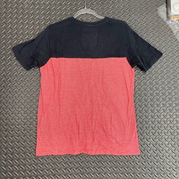 Broken Threads Red Black Crew Neck‎ T Shirt w/ Pocket Casual Wear Men's Size M - Picture 2 of 7